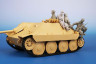 F35260  Німецький піхотинець Другої світової війни сидячий на Hetzer
