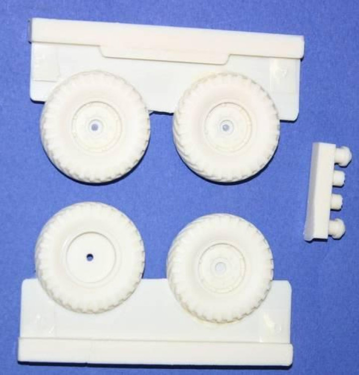 B35008 Q.Chevr.4x4 колеса10,5x20 Cros CountryFiresto