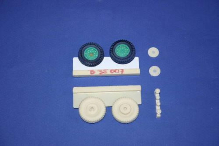 129-B35007 Quad Ford 4x4 wheels10,5x20 General Purp.ITA 1/35