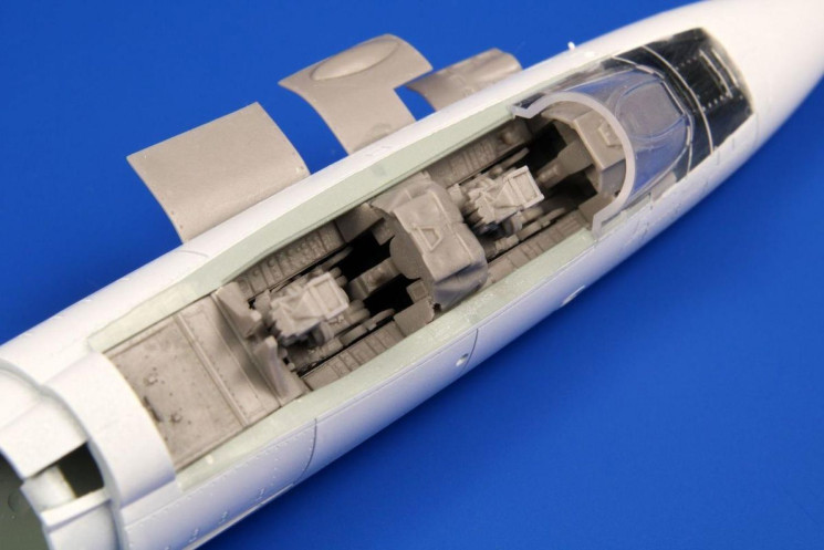 129-7452 F-14A Tomcat Cockpit 1/72