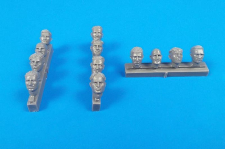 F32319 Голови пілотів без головних уборів (12шт) 1/32